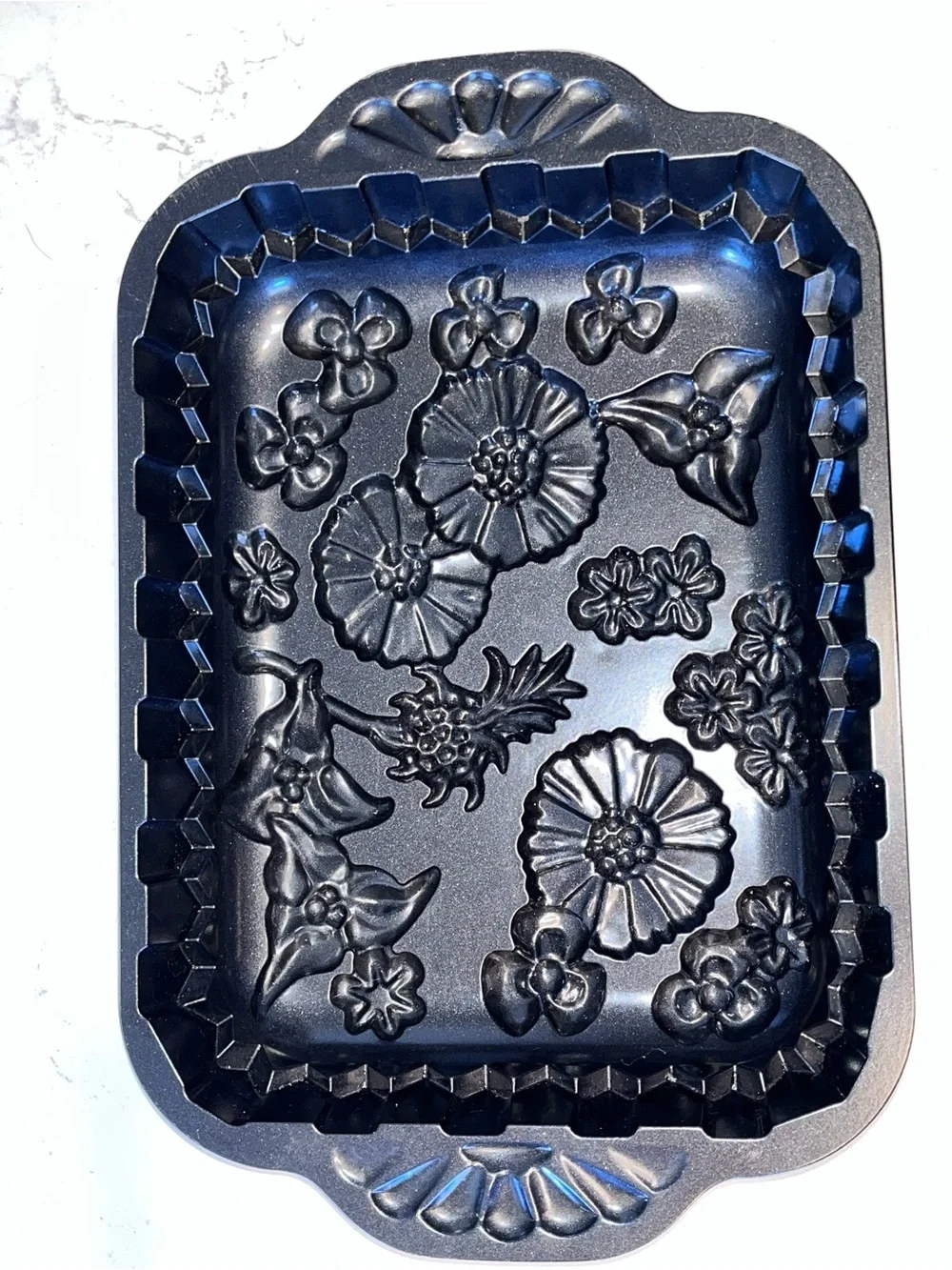 Nordic Ware Wildflower Floral Design Non Stick Heavy Duty Cake Pan 10 cup 9x14